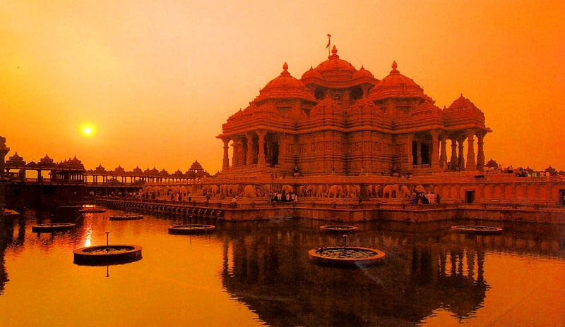 Top 3 Places to Visit in Delhi with Delhi One Day Tour Package